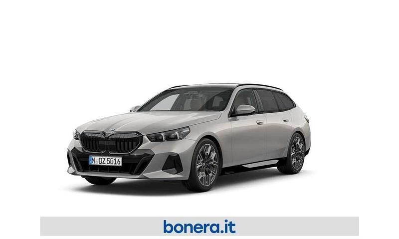 Grigio Nuova 2025 BMW 520 M Sport Station wagon | 74.600 € (Molto cara) - Immagine 1/4
