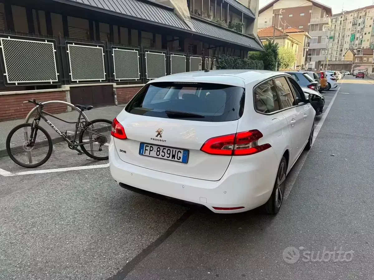 Usata Peugeot 308 131 CV (96 kW) 2018 Bianco Station wagon
