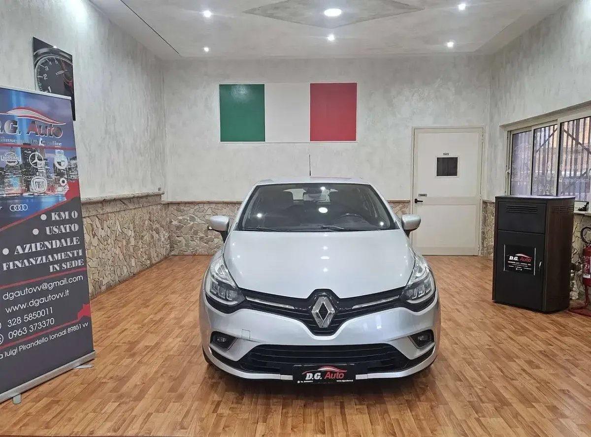 Usata Renault Clio IV Intens 75 CV (55 kW) 2017 Argento Berlina