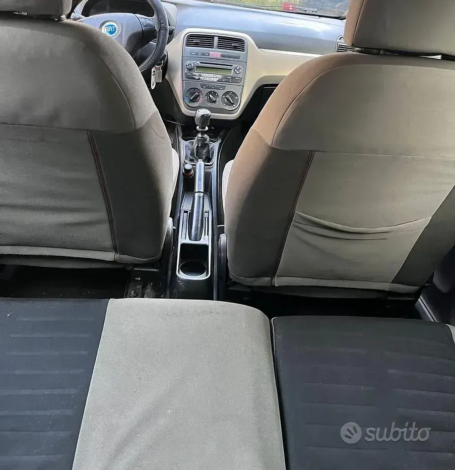 Usata Fiat Grande Punto Active 65 CV (47 kW) 2007 Bluazzurro Utilitaria