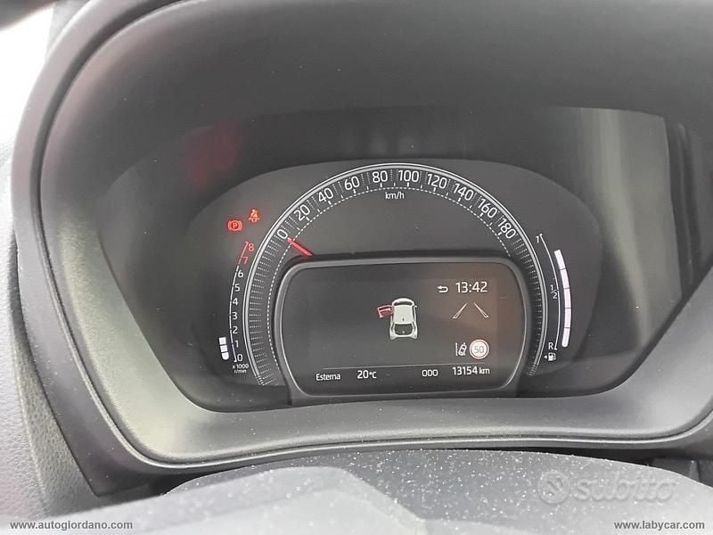 Usata Toyota Aygo X Trend 72 CV (52 kW) 2025 Grigio SUV
