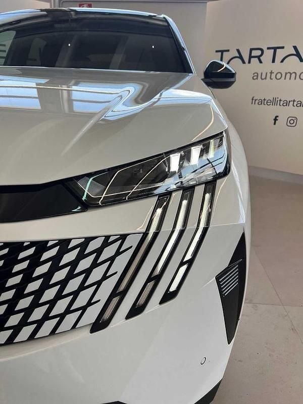 Usata Peugeot e-3008 GT 156 kW (213 CV) 2024 Bianco SUV