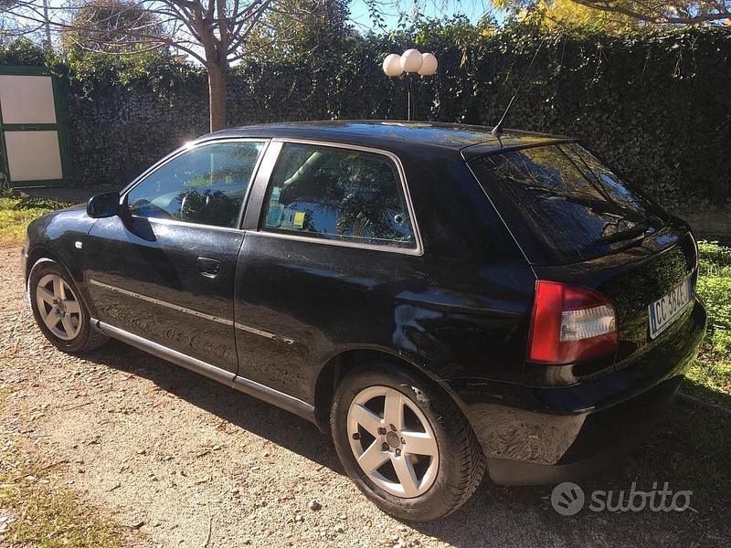 Usata Audi A3 130 CV (95 kW) 2001 Nero Utilitaria