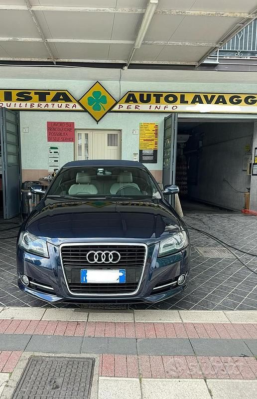 Usata Audi A3 Cabriolet Attraction 140 CV (102 kW) 2012 Blu Cabrio