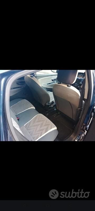 Usata Lancia Ypsilon 2017 Blu Utilitaria