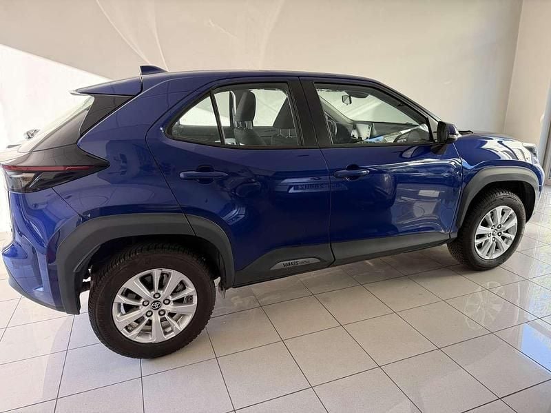 Usata Toyota Yaris Cross Active 92 CV (67 kW) 2021 Blu/azzurro SUV