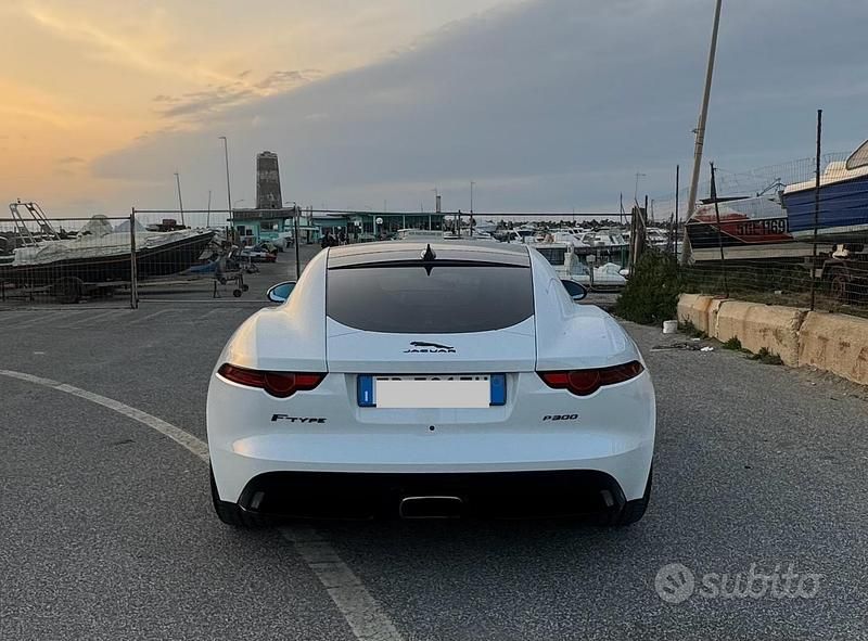 Usata Jaguar F-Type R-Dynamic 300 CV (220 kW) 2018 Coupé