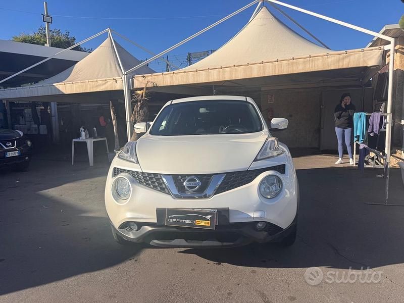 Bianco Usata 2015 Nissan Juke Acenta SUV | 9490 € (Buon prezzo) - Immagine 1/4