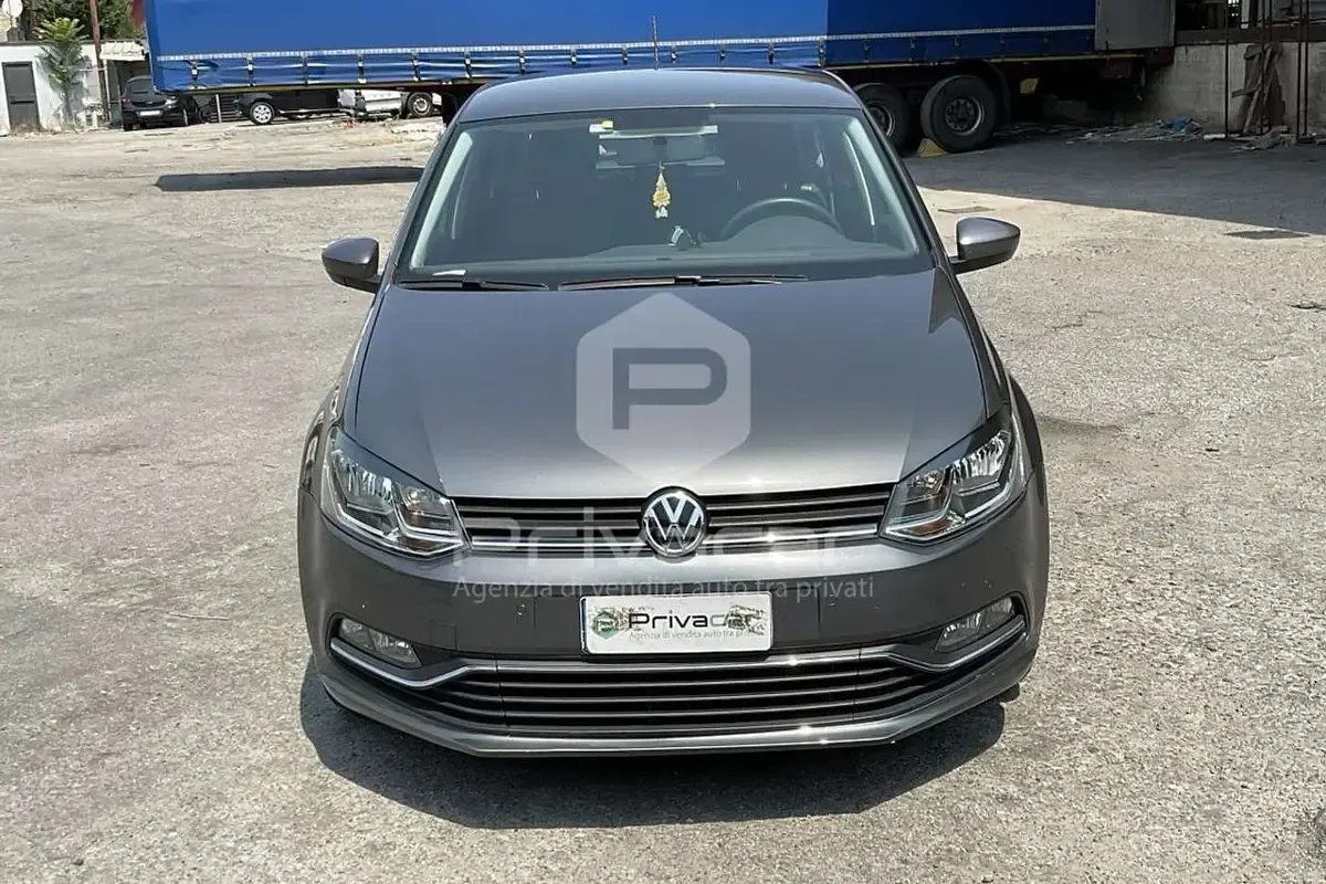 Usata VW Polo Comfortline 75 CV (55 kW) 2017 Grigio Utilitaria