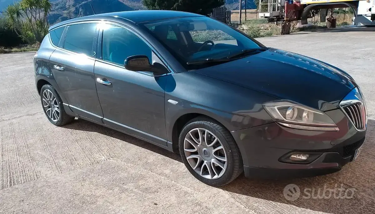 Usata Lancia Delta 165 CV (121 kW) 2008 Utilitaria