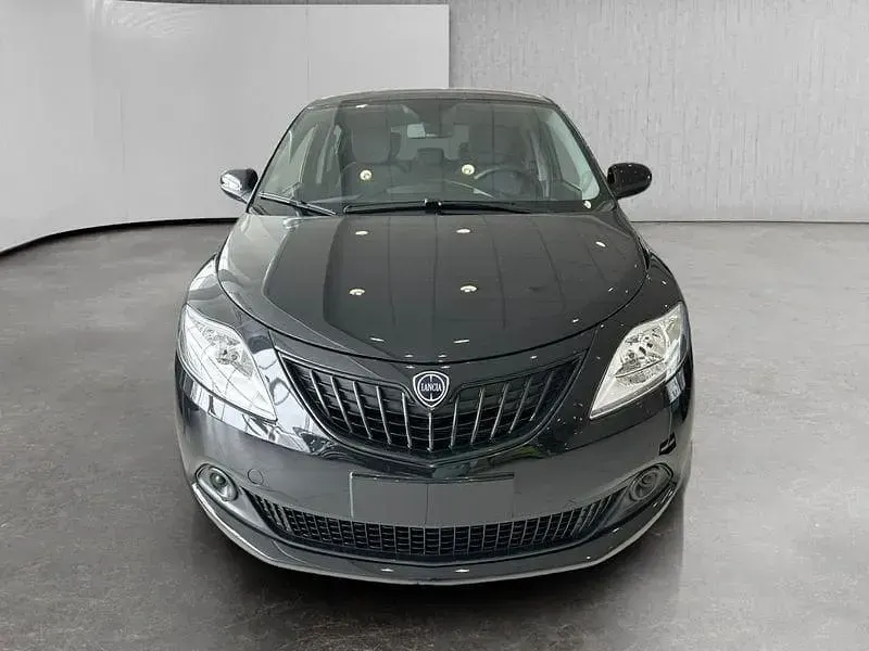 Usata Lancia Ypsilon Gold 70 CV (51 kW) 2023 Grigio Utilitaria