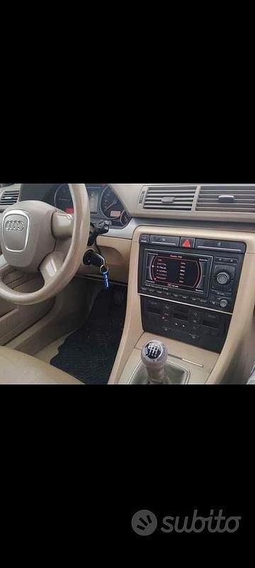 Usata 2007 Audi A4 Station wagon | 2400 € (Ottimo prezzo) - Immagine 1/4