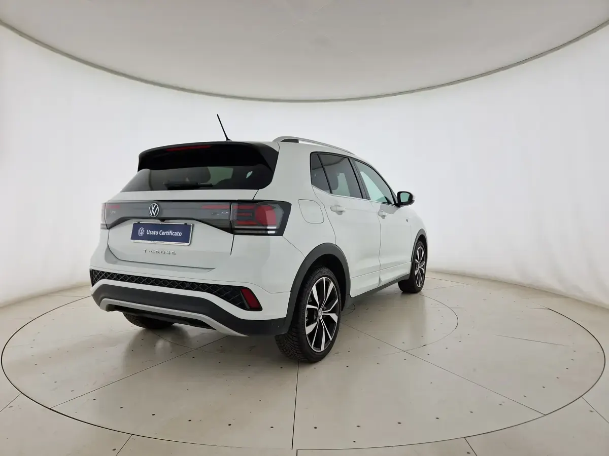 Usata VW T-Cross R-line 115 CV (84 kW) 2024 Pure white SUV