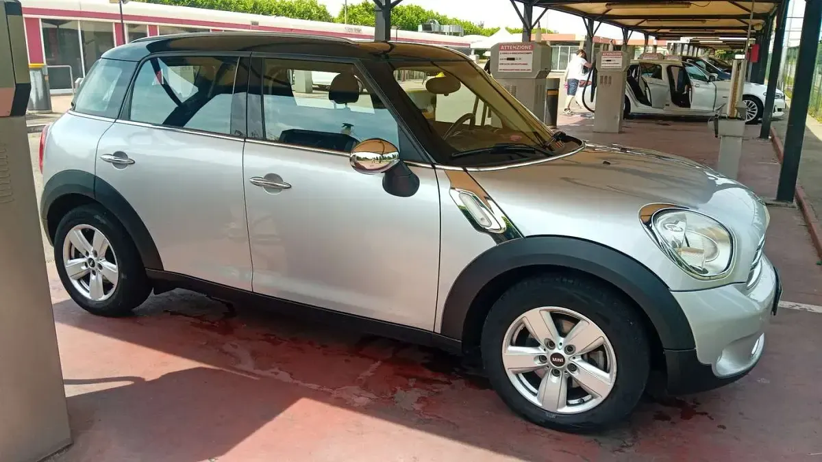 Usata Mini Cooper D 111 CV (81 kW) 2014 Utilitaria