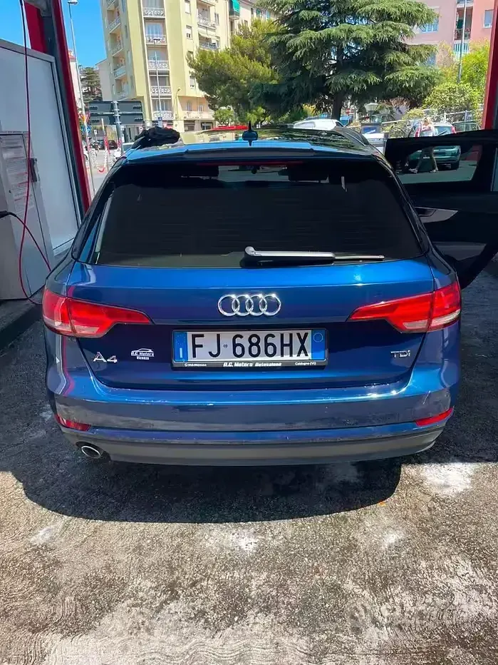 Usata Audi A4 150 CV (110 kW) 2017 Bluazzurro Station wagon