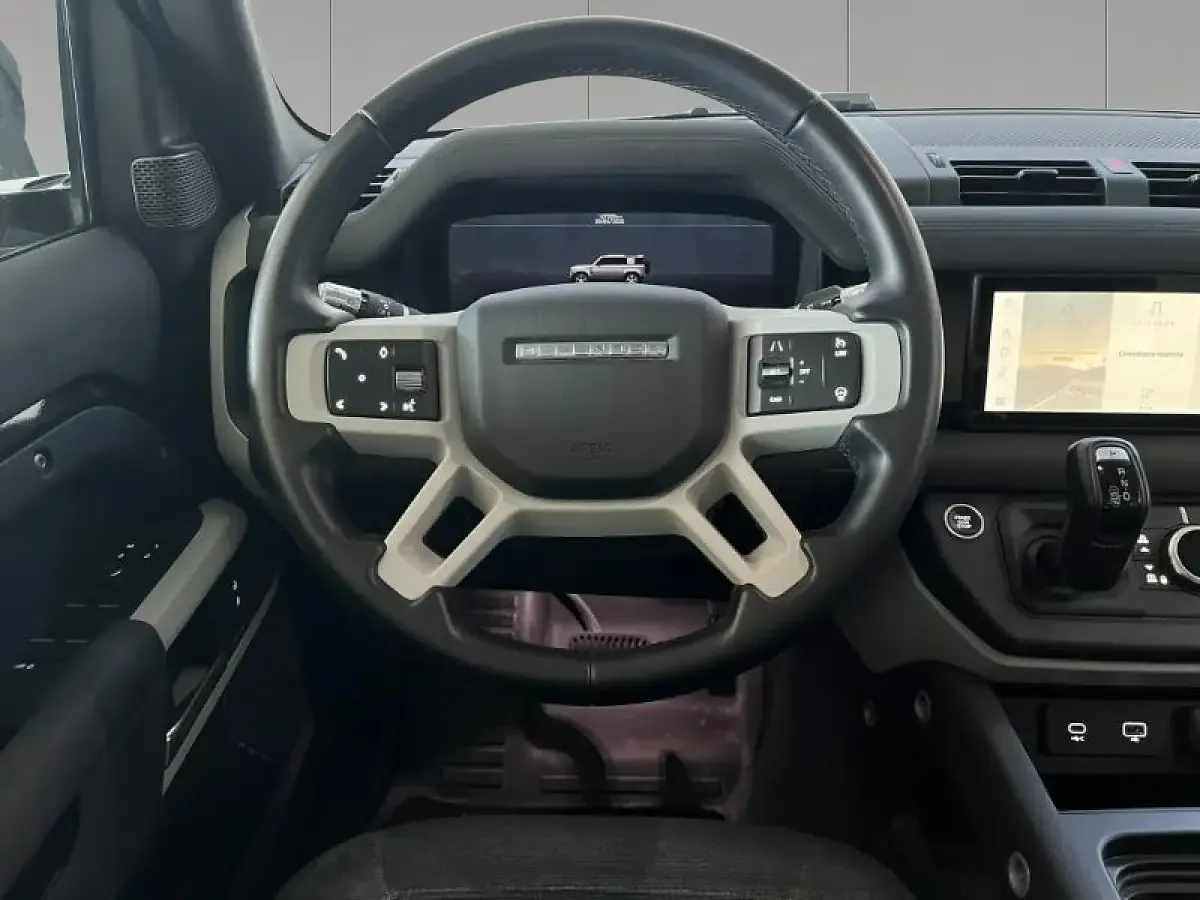 Käytetty Land Rover Defender SE 239 HP (175 kW) 2020 Musta Katumaasturi