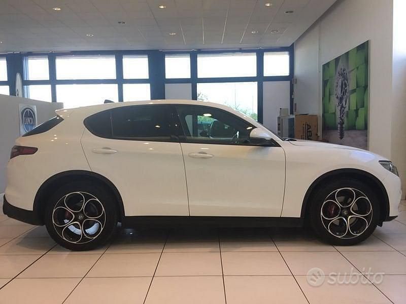 Usata Alfa Romeo Stelvio Sprint 190 CV (139 kW) 2022 Bianco SUV
