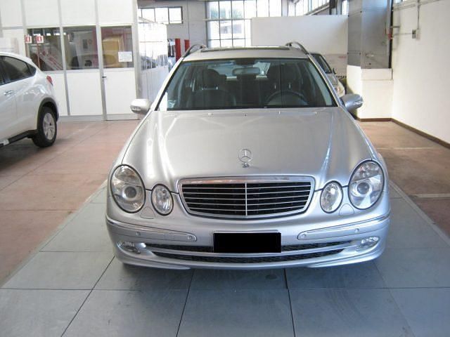 Usata Mercedes E320 Avantgarde 204 CV (150 kW) 2003 Argento Station wagon
