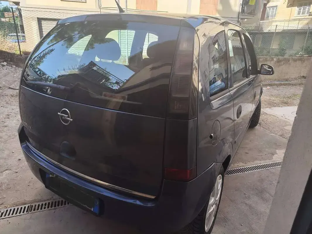 Usata Opel Meriva Enjoy 90 CV (66 kW) 2009 Blu/azzurro Monovolume