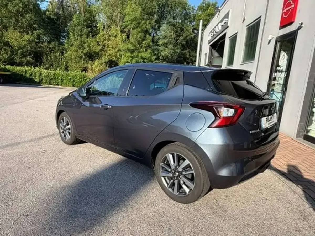 Usata Nissan Micra N-Connecta 90 CV (66 kW) 2017 Dark metal greey Utilitaria
