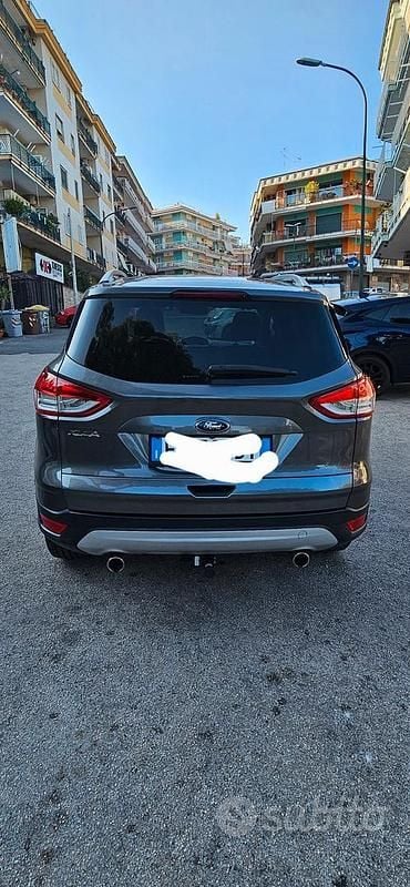 Usata Ford Kuga 163 CV (119 kW) 2015 Grigio SUV