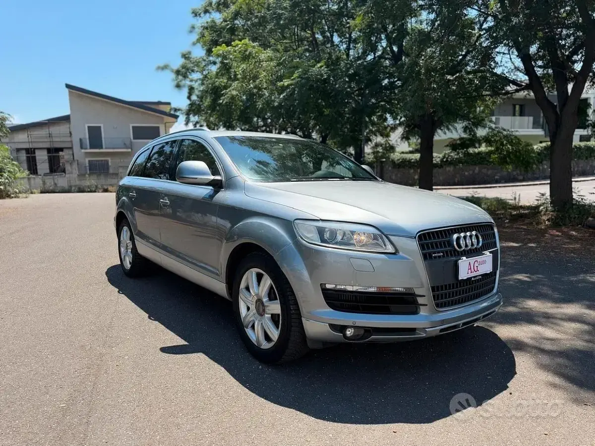 Usata Audi Q7 233 CV (171 kW) 2007 Grigio SUV