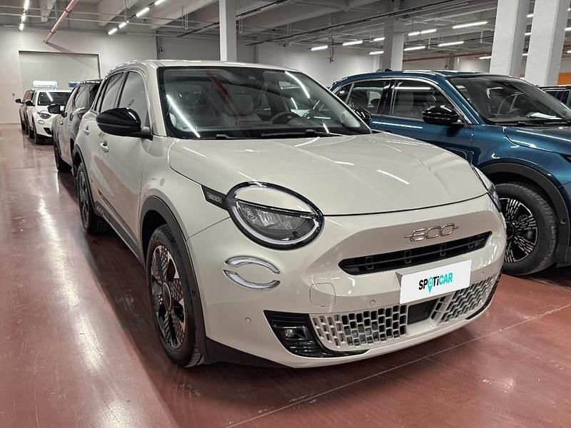 Usata Fiat 600 La Prima 110 CV (80 kW) 2025 Beige SUV