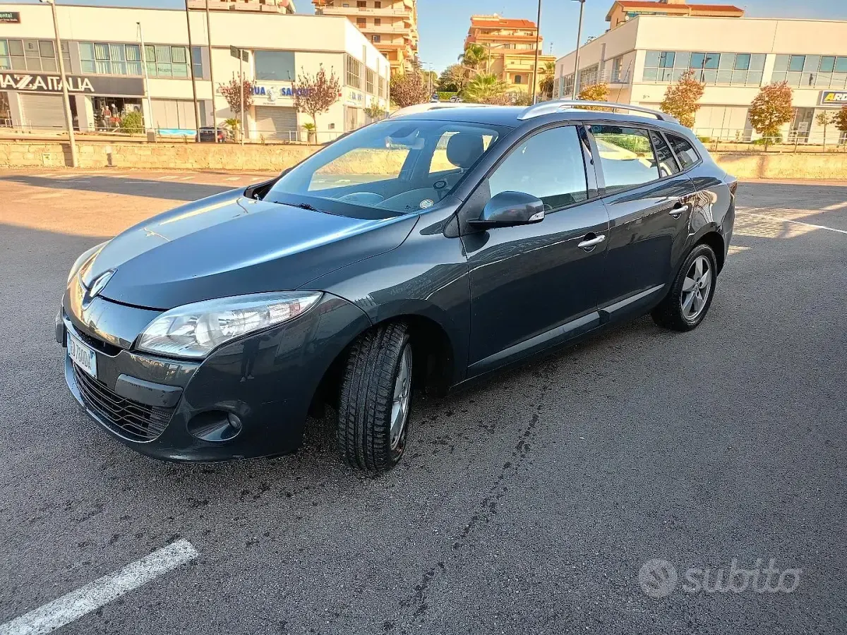 Usata Renault Mégane GrandTour 130 CV (95 kW) 2010 Grigio Station wagon