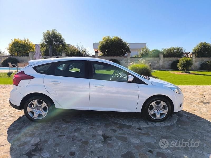 Usata Ford Focus Titanium 115 CV (84 kW) 2013 Bianco Berlina