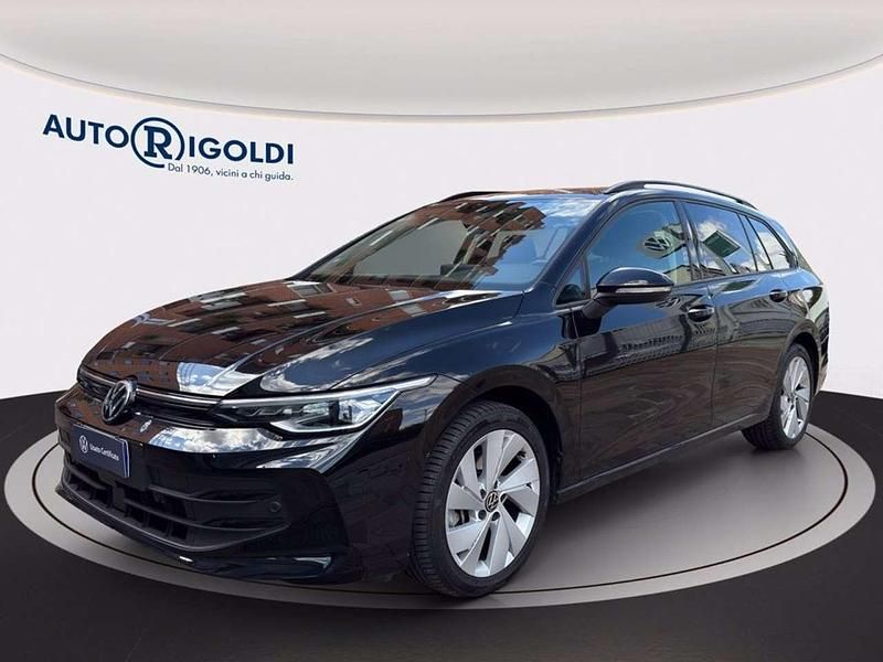 Grenadill black metallizzato Usata 2024 VW Golf VIII Life Station wagon | 23.900 € (Super prezzo) - Immagine 1/4