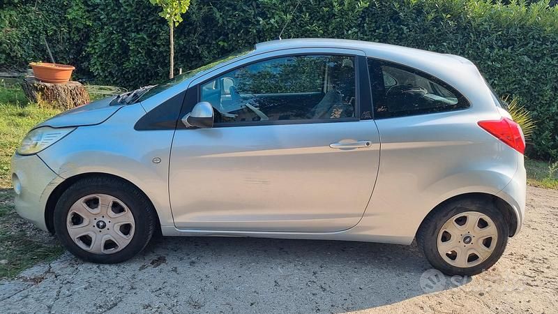 Begagnad Ford Ka 75 HK (55 kW) 2011 Silver Halvkombi