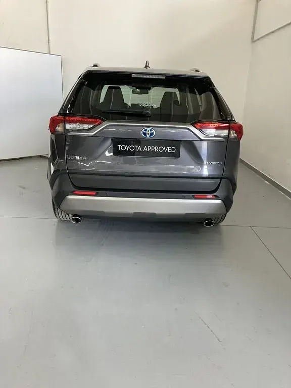 Usata Toyota RAV4 Hybrid Active 218 CV (160 kW) 2024 Grigio SUV