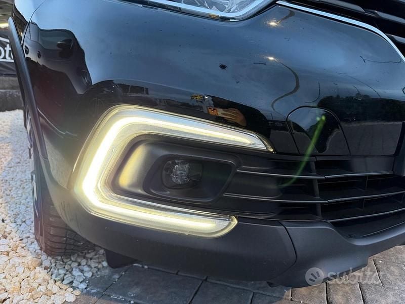 Usata Renault Captur Zen 90 CV (66 kW) 2018 Nero SUV