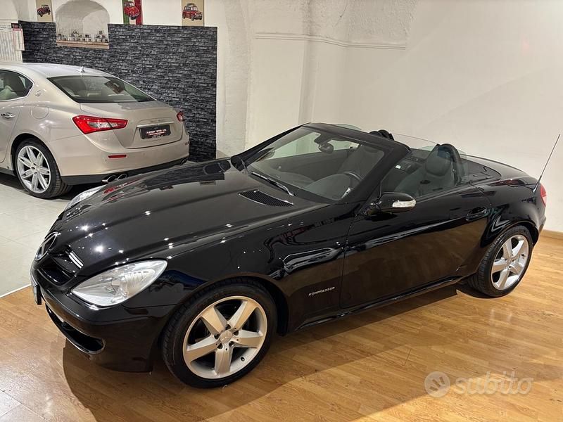 Usata Mercedes SLK200 163 CV (119 kW) 2007 Nero Cabrio