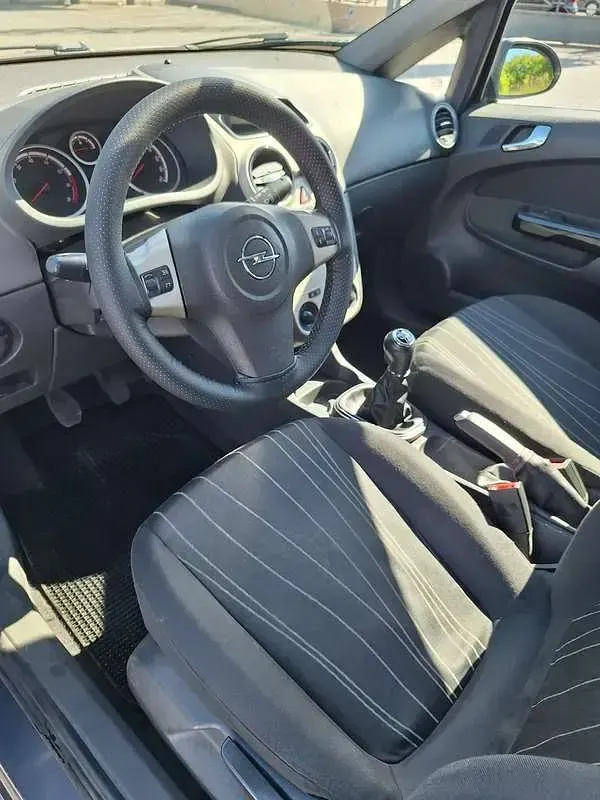 Usata Opel Corsa Sport 109 CV (80 kW) 1996 Utilitaria