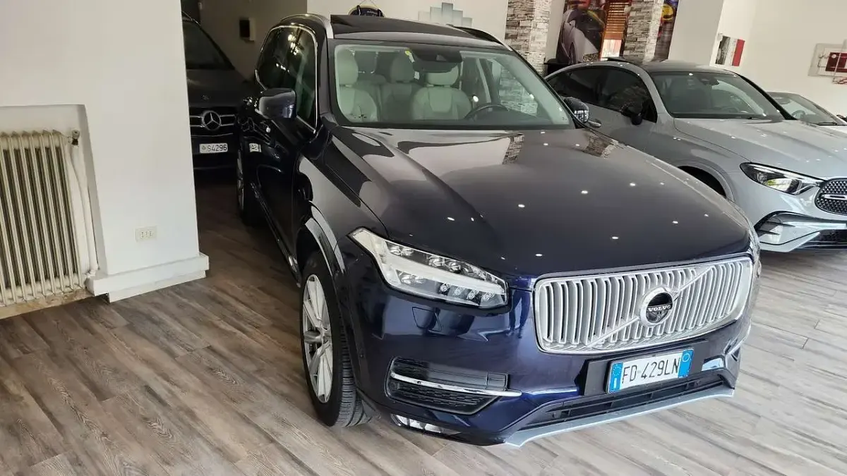 Begagnad Volvo XC90 Inscription 235 HK (172 kW) 2016 Blå SUV