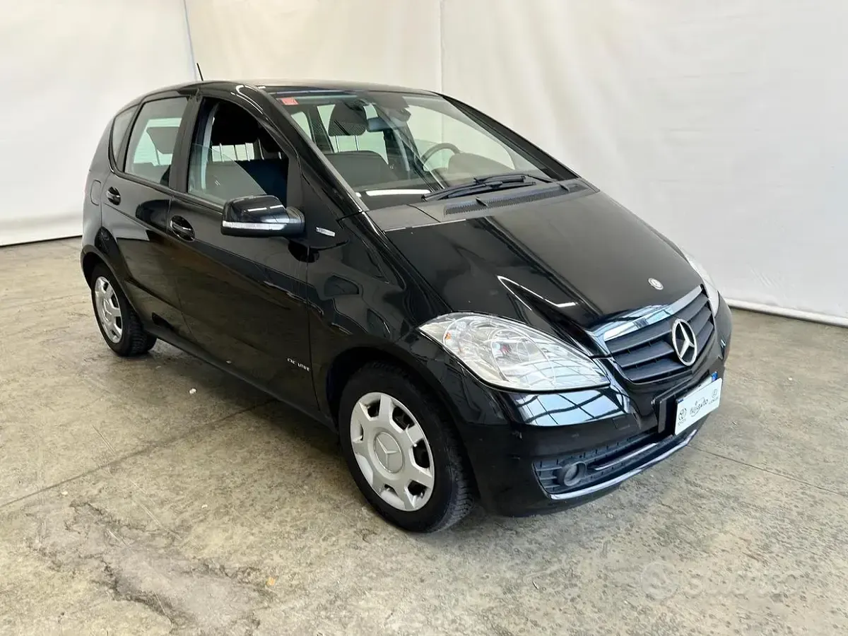 Usata Mercedes A160 Elegance 95 CV (69 kW) 2012 Nero Utilitaria