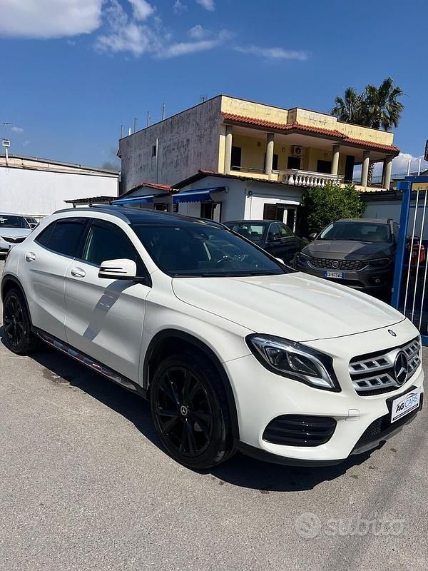 Usata Mercedes GLA200 135 CV (99 kW) 2017 Bianco SUV
