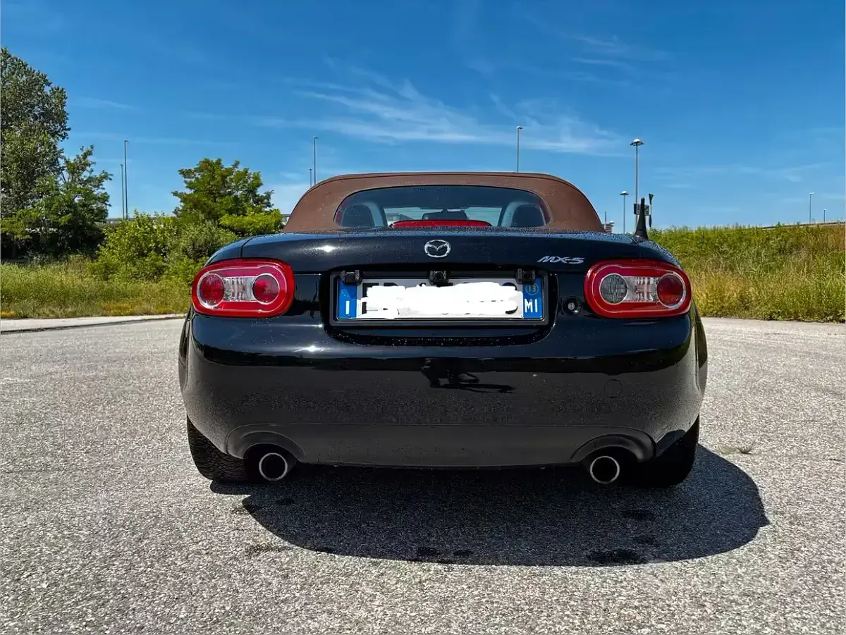 Usata Mazda MX5 126 CV (92 kW) 2013 Nero Cabrio