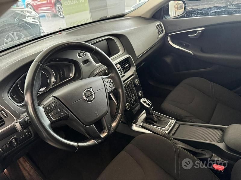 Usata Volvo V40 Kinetic 150 CV (110 kW) 2017 Blu Station wagon