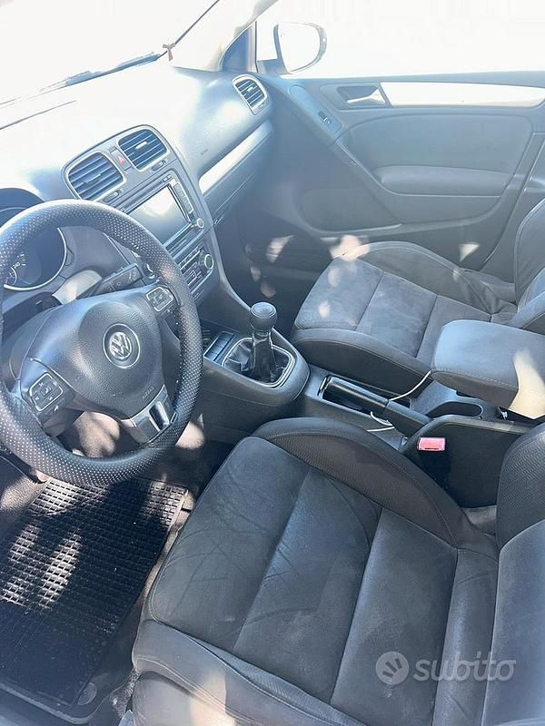 Usata VW Golf VI 140 CV (102 kW) 2010 Bianco Utilitaria
