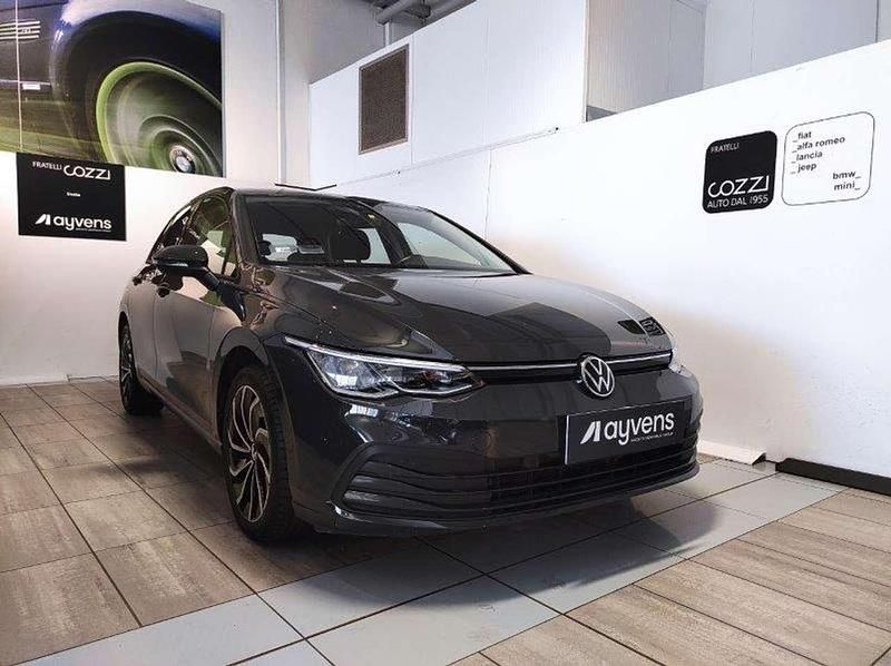 Usata VW Golf VIII Life 116 CV (85 kW) 2022 Grigio Berlina