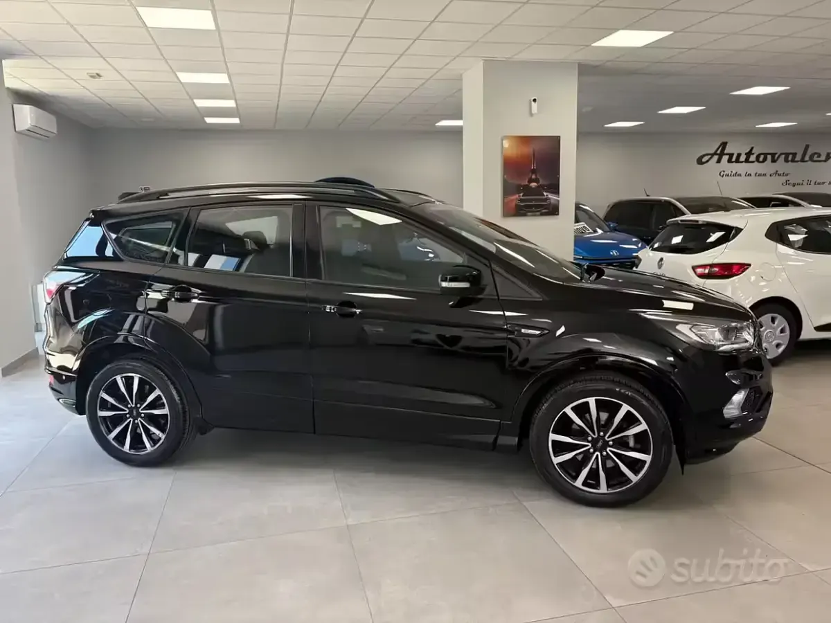 Usata Ford Kuga ST-Line 120 CV (88 kW) 2019 Nero SUV