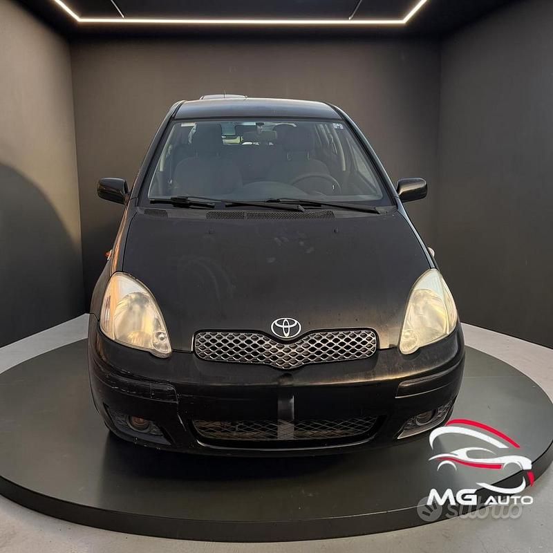 Usata Toyota Yaris Sol 87 CV (63 kW) 2005 Nero Berlina