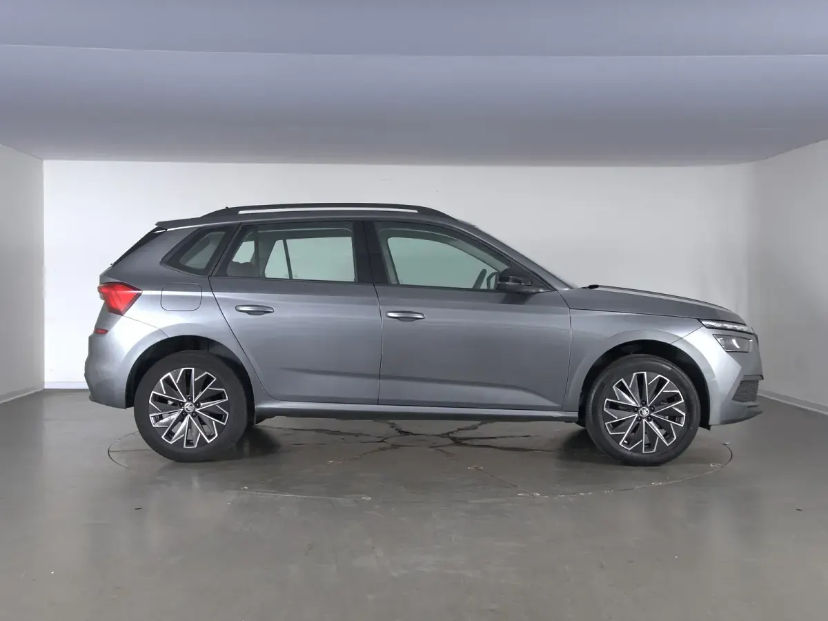 Usata Skoda Kamiq Style 110 CV (80 kW) 2023 Grigio graphite metallizzato SUV