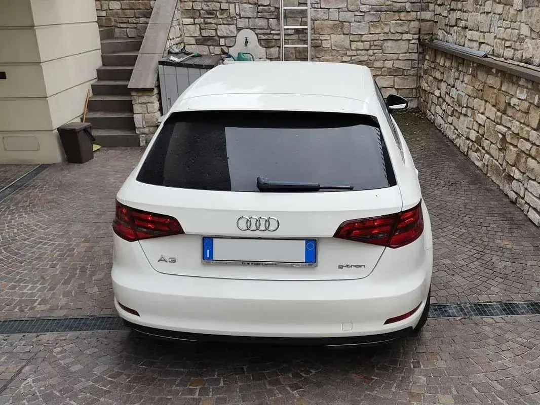Usata Audi A3 Attraction 110 CV (80 kW) 2014 Bianco Berlina