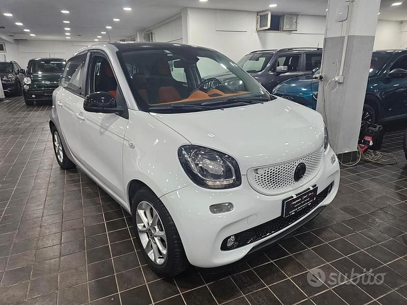 Bianco Usata 2016 Smart ForFour Passion Utilitaria | 9490 € (Buon prezzo) - Immagine 1/4