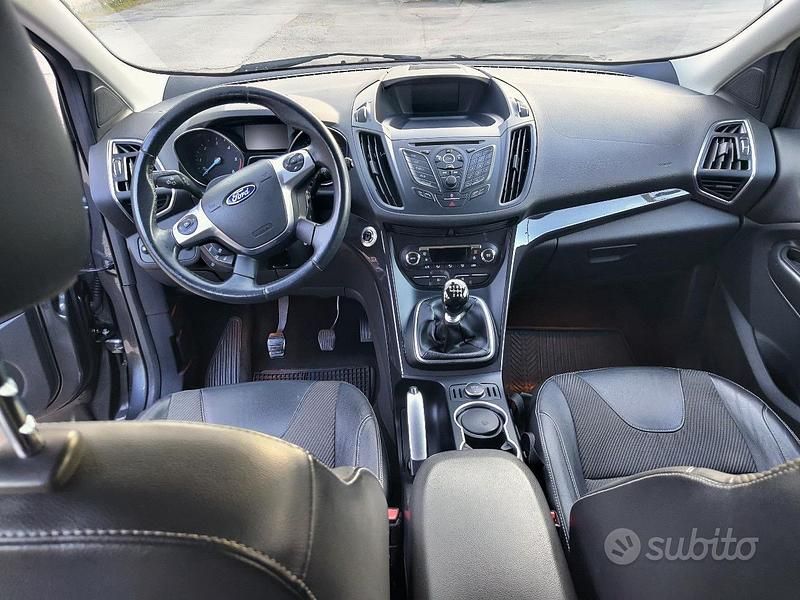 Usata Ford Kuga Titanium 115 CV (84 kW) 2015 Nero SUV