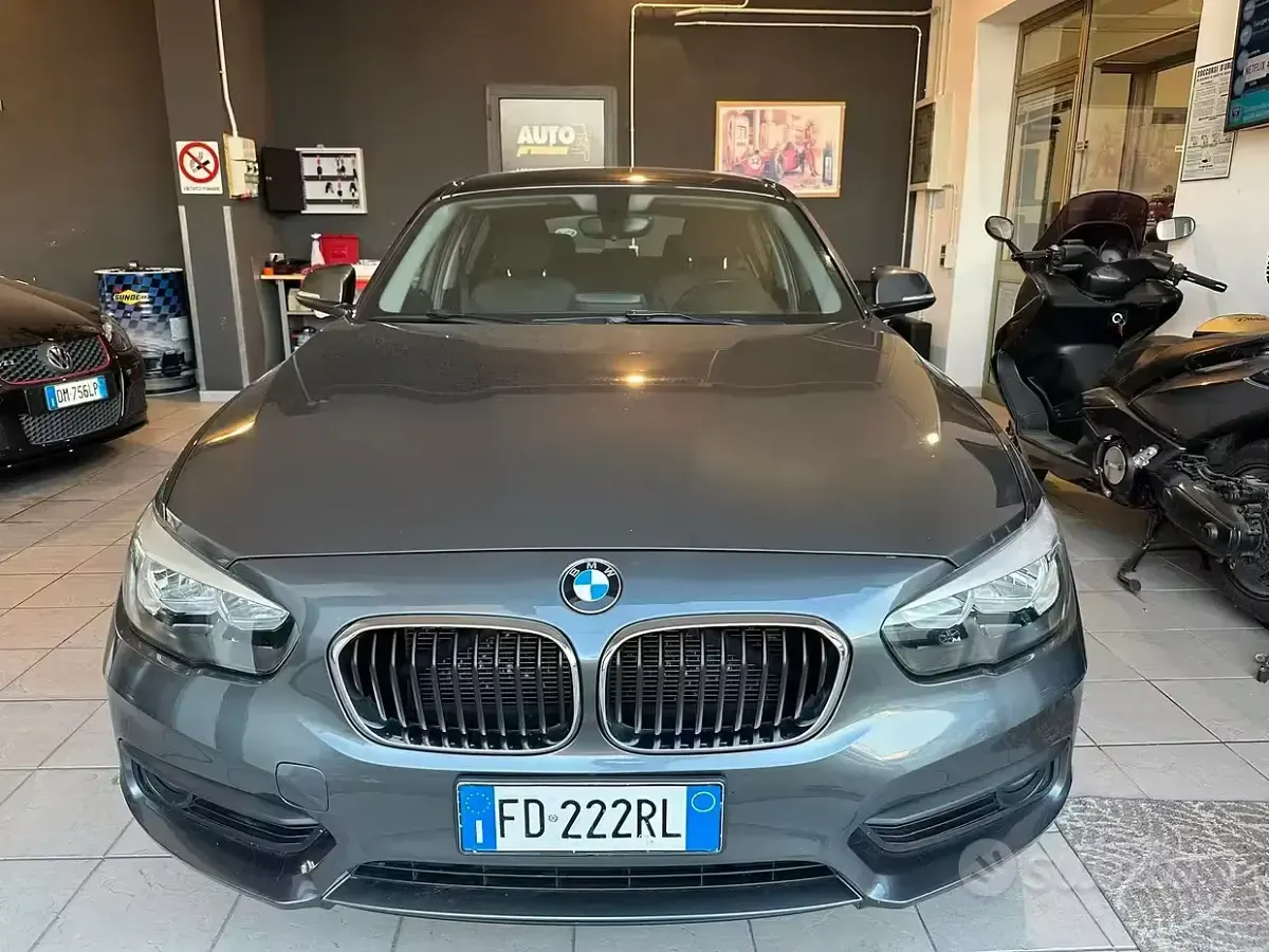 Usata BMW 118 Comfort Edition 150 CV (110 kW) 2016 Grigio Utilitaria