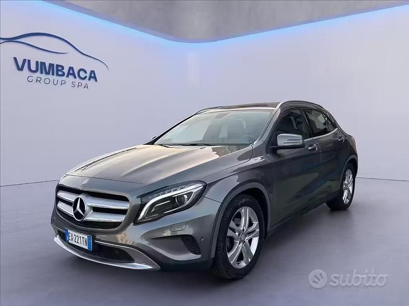 Usata Mercedes GLA200 Executive 136 CV (100 kW) 2015 Grigio SUV